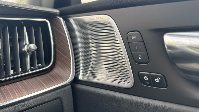 Volvo XC60 2.0 B5P Ultimate Dark 5dr AWD Geartronic Petrol Estate